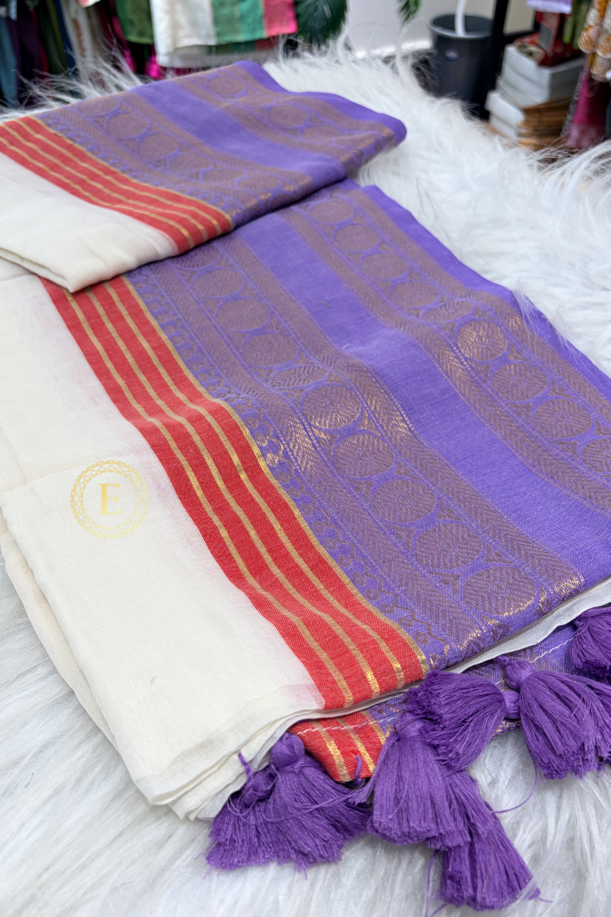 White mul cotton saree with kanchi border