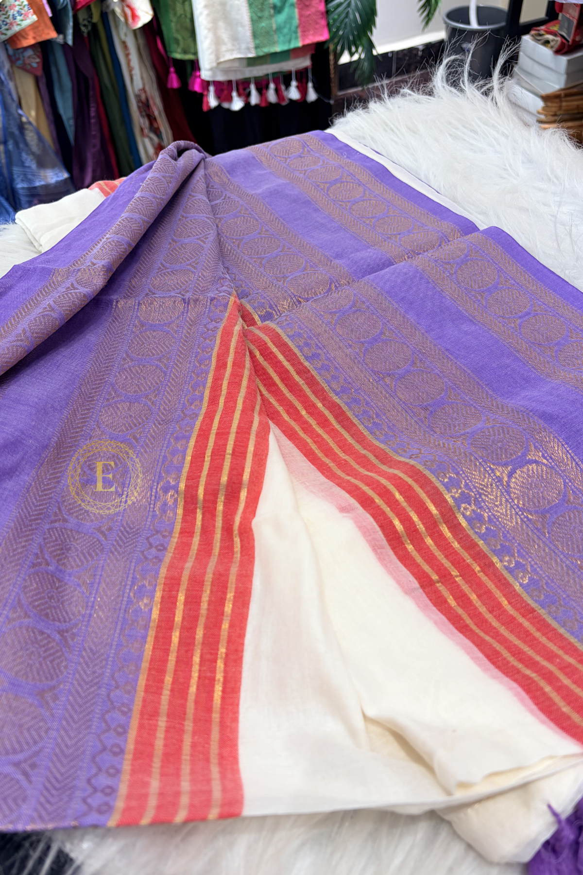 White mul cotton saree with kanchi border