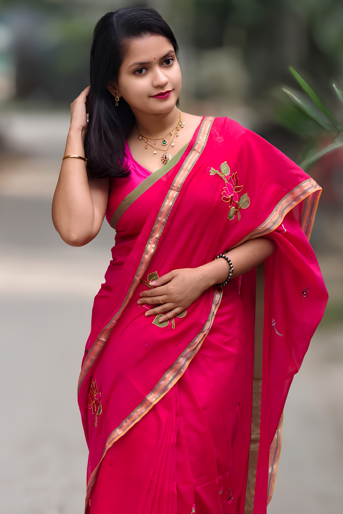 Pink mul cotton saree with lotus embriodery